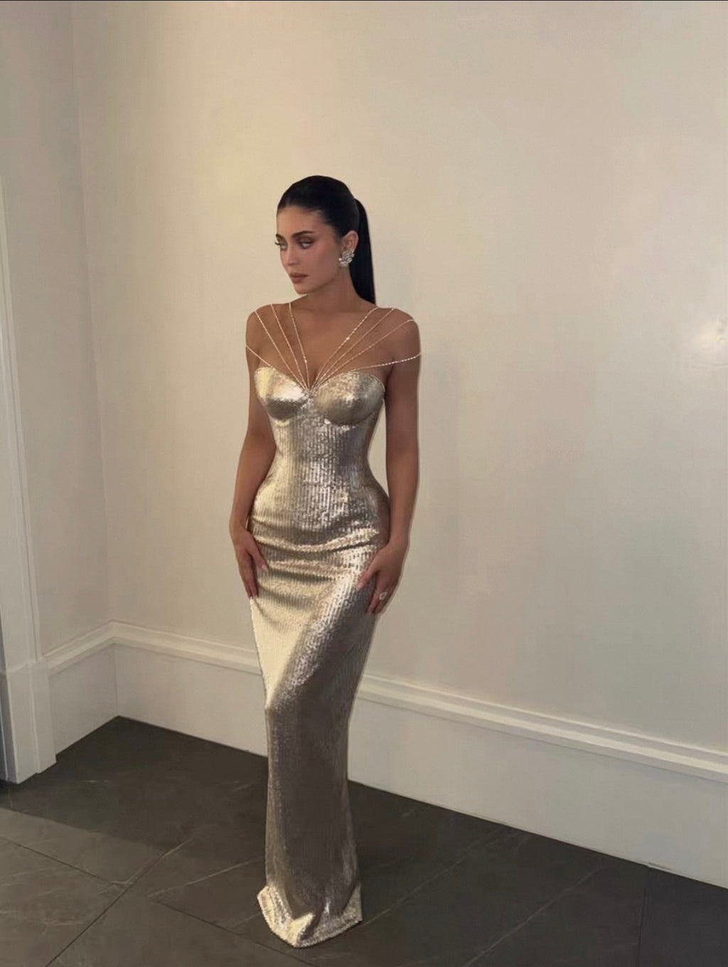 Sparkling Sequin Design, Flattering