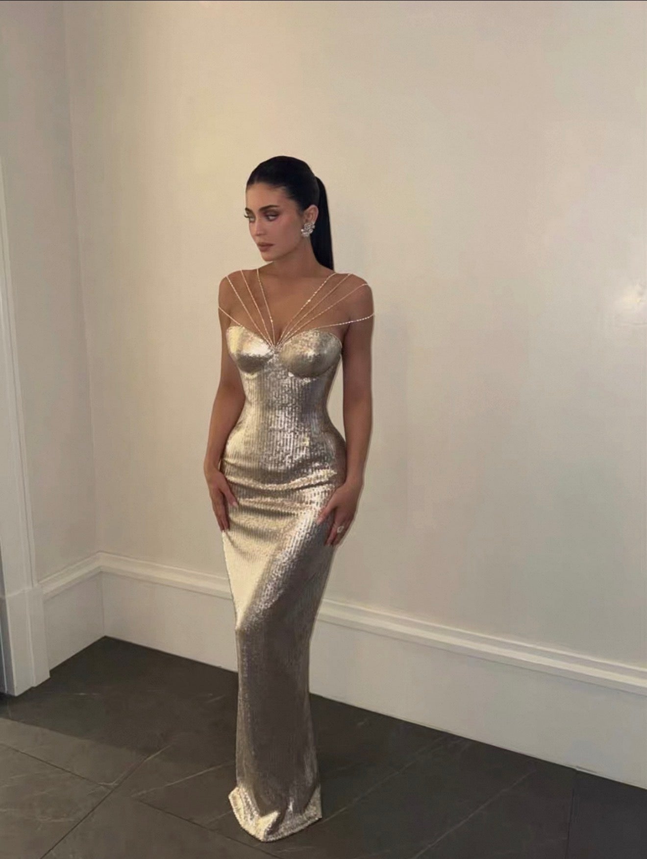 Sparkling Sequin Design, Flattering